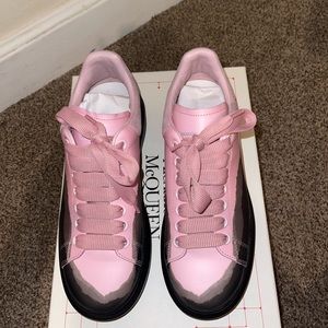 Black/ pink size 39 (6) men sneaker